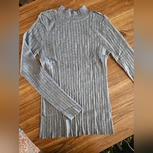 FREE w/ 2+ bundle. XL Women's dark grey sweater button detail on shoulders NWOT